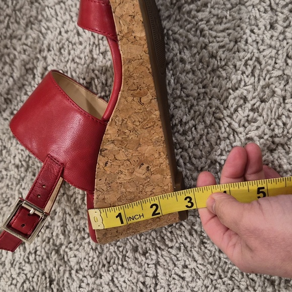 Vince Camuto Red Wedge Cork Sandals - Picture 10 of 11